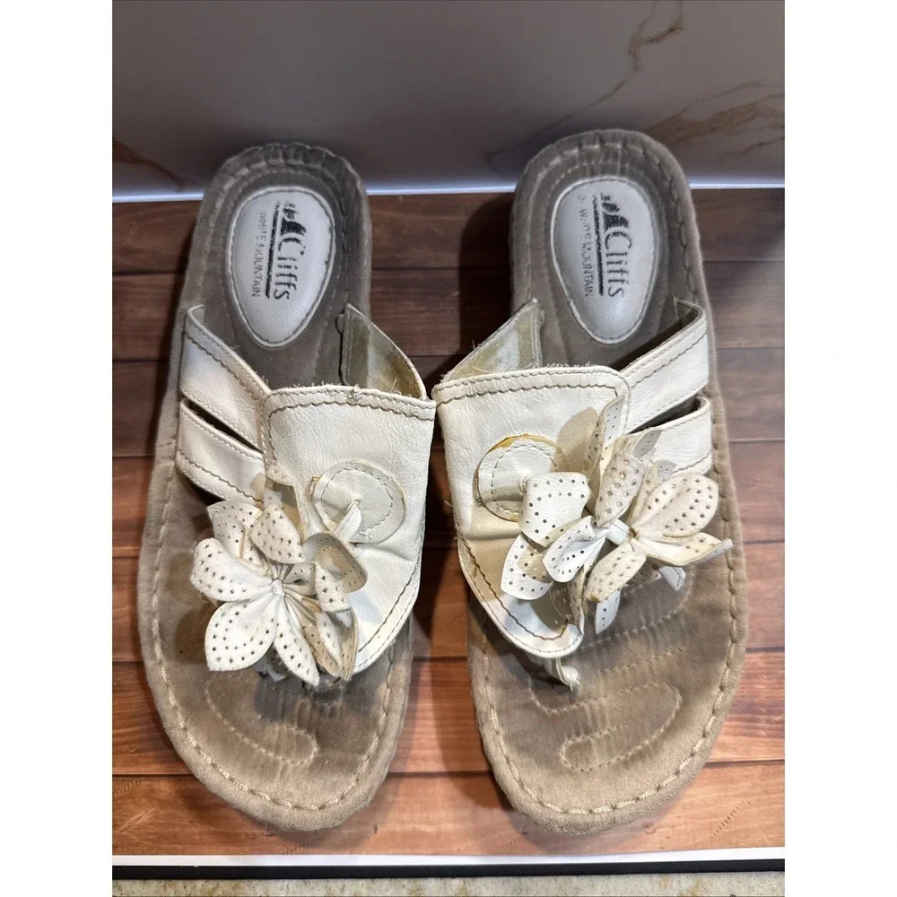 Cliffs White Mountain‎ Cynthia Sandals 9W 9 wide White Flower Wedge Comfort Used